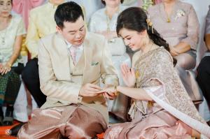 ชุดไทยเจ้าสาว ชุดไทยจักรพรรดิ์ เช่าที่แบมบี้ เวดดิ้ง ห้วยขวาง